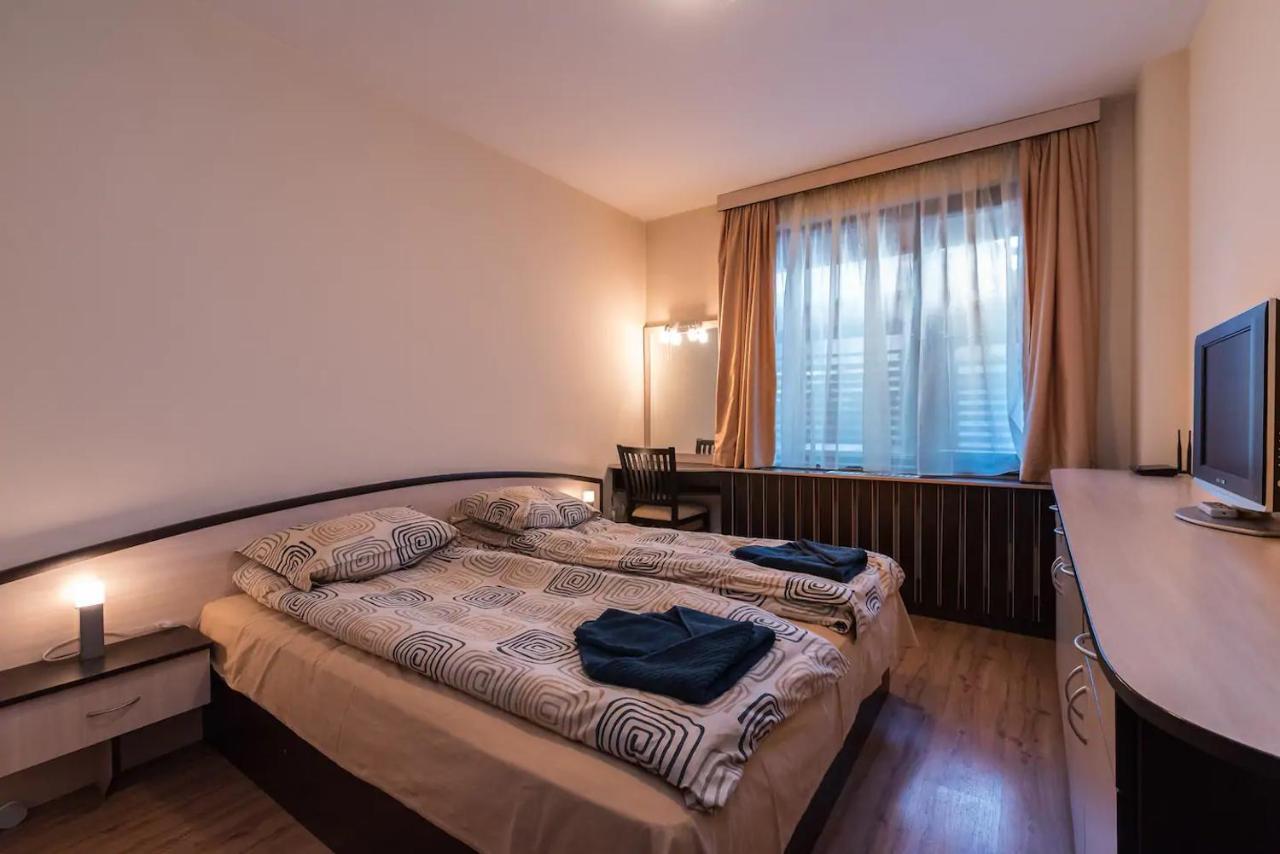 Charming, Fully-Furnished, 2-Bedroom Apartment Банско Экстерьер фото
