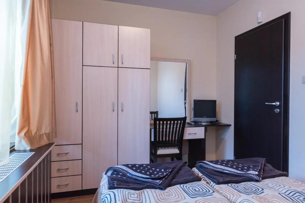 Charming, Fully-Furnished, 2-Bedroom Apartment Банско Экстерьер фото