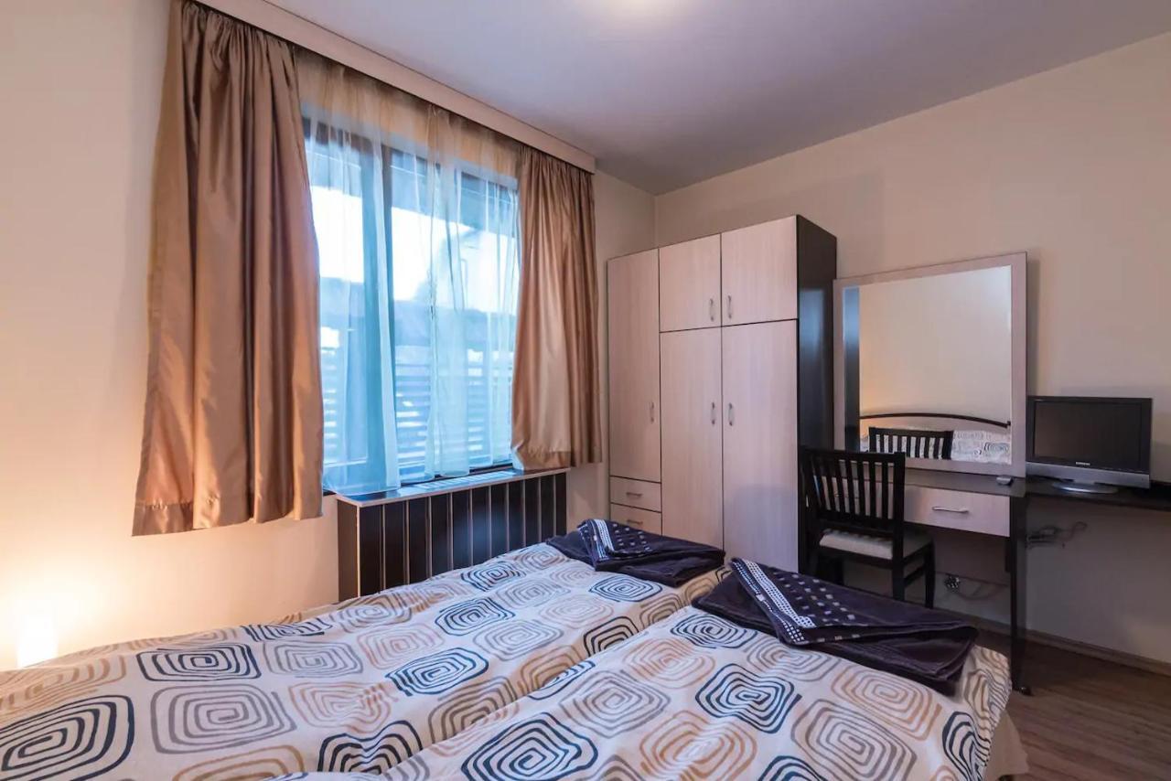 Charming, Fully-Furnished, 2-Bedroom Apartment Банско Экстерьер фото